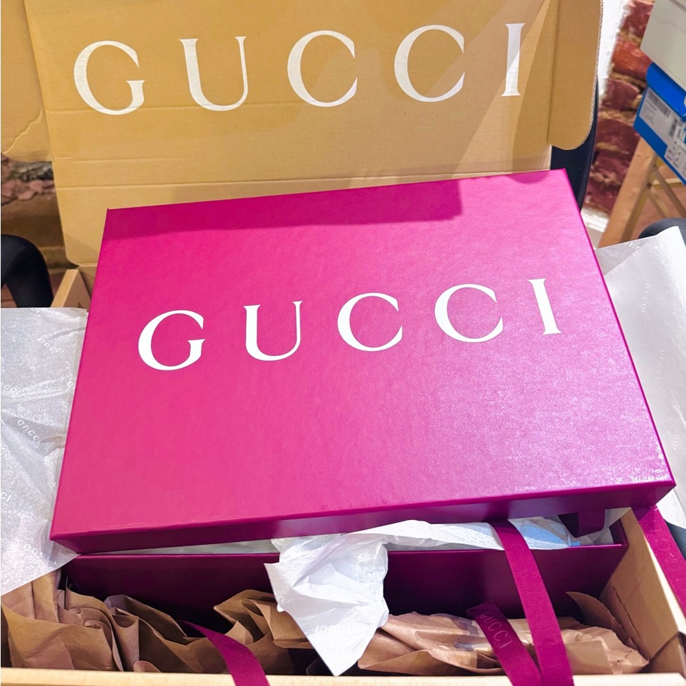 Gucci Re-Motion Sneakers